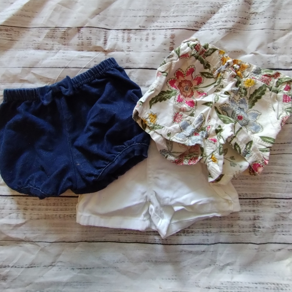 Bundle of shorts